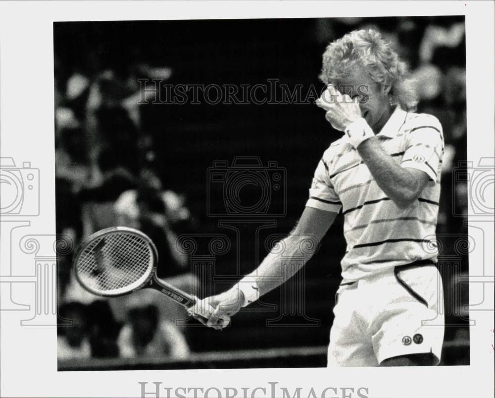 1982 Press Photo Tennis Player Vitas Gerulaitis Reacts to Missed Shot- Historic Images