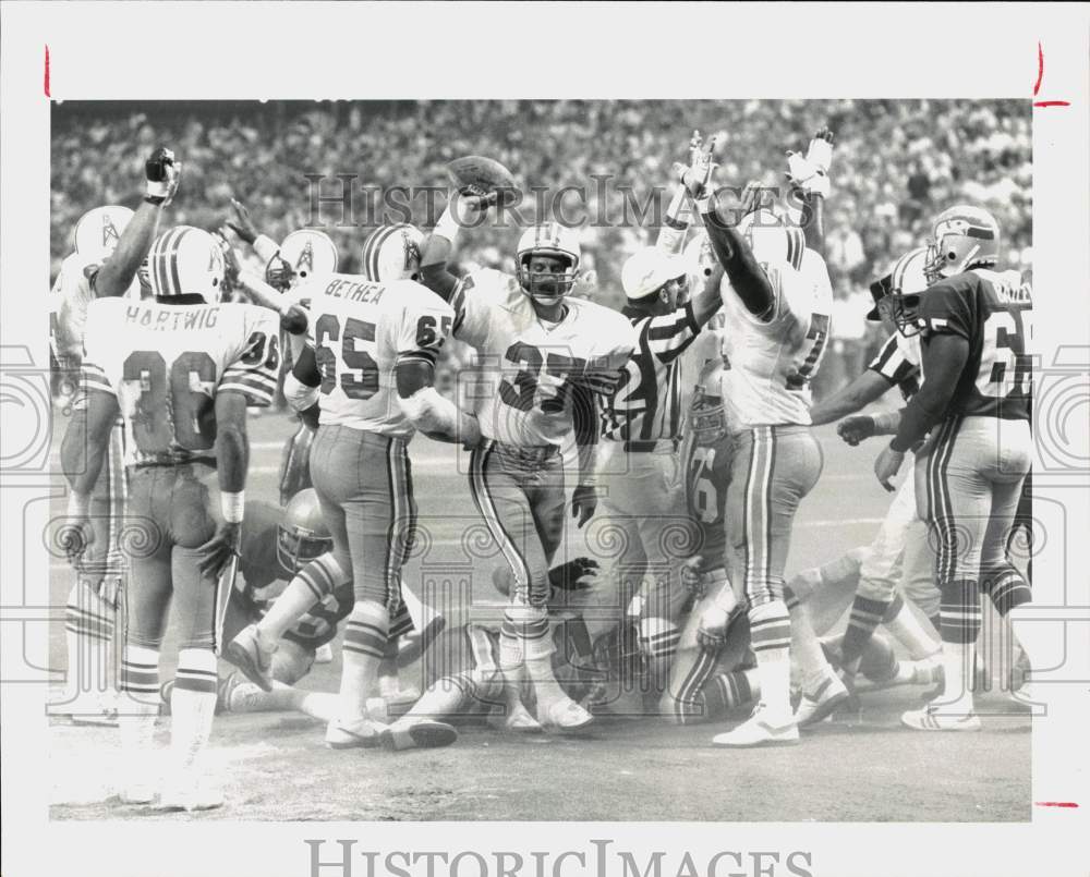 1982 Press Photo Houston Oilers Football Player Mike Reinfeldt Scores Touchdown- Historic Images