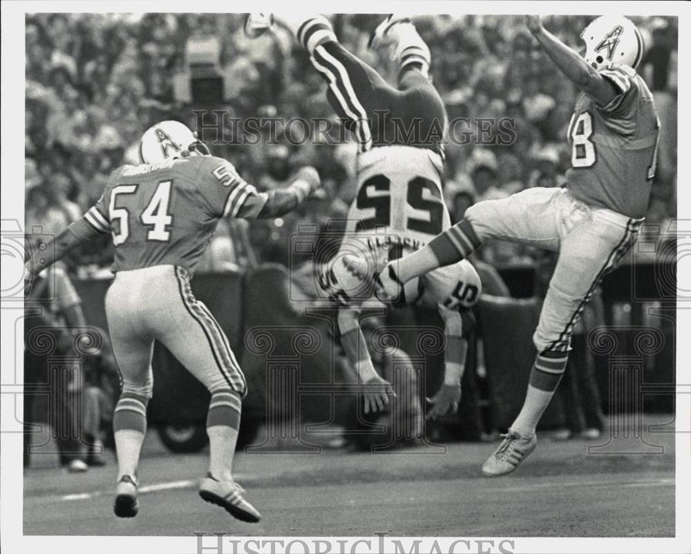 1980 Press Photo Buffalo Bills Try to Block Football Punt Against Houston Oilers- Historic Images