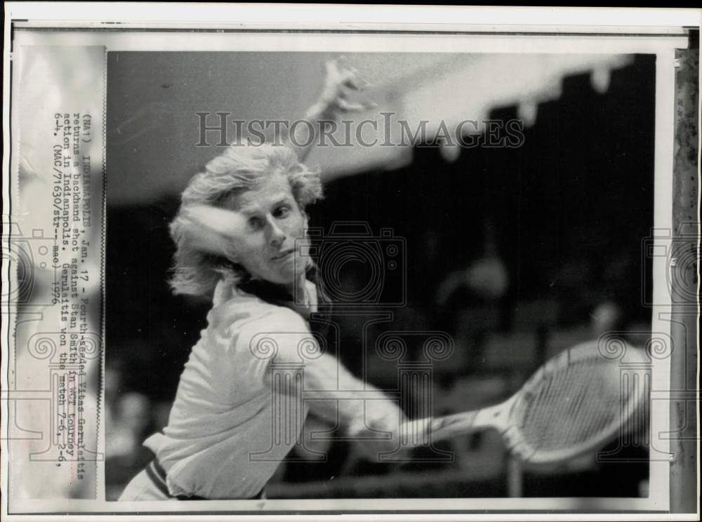 1976 Press Photo Tennis Player Vitas Gerulaitis Returns Backhand, Indianapolis- Historic Images