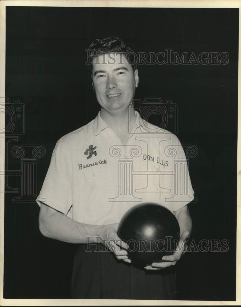 1962 Press Photo Bowler Don Ellis Poses with Ball - hps20170- Historic Images