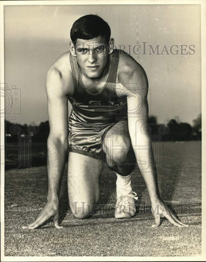 1958 Press Photo Louisiana State Runner Rusty Hight Poses on Track - hps20373- Historic Images