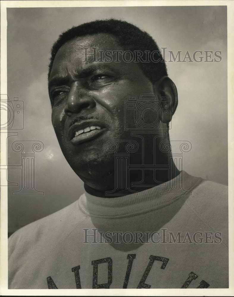 1971 Press Photo Prairie View Football Coach James Hillyer - hps20433- Historic Images