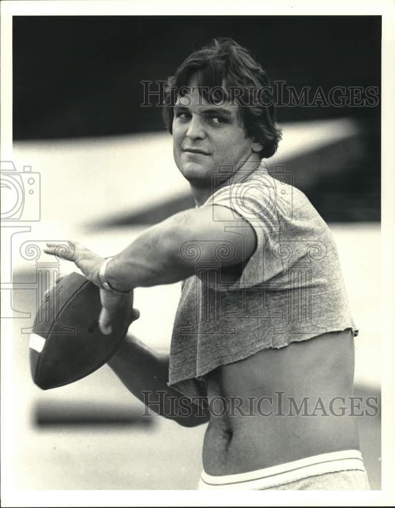 1981 Press Photo Football player Doug Johnson - hps20507- Historic Images