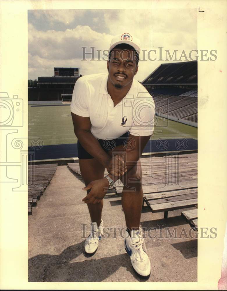 1989 Press Photo Football player Courtney Hall at Rice Stadium - hps20664- Historic Images