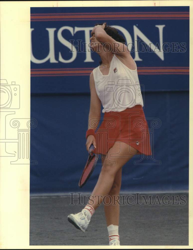 1988 Press Photo Tennis player Elly Hakami during Virginia Slims semifinals- Historic Images