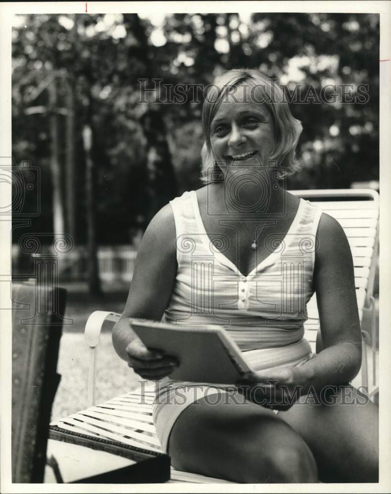 1973 Press Photo Tennis Player Peachy Kellmeyer Talks About Billie Jean King- Historic Images