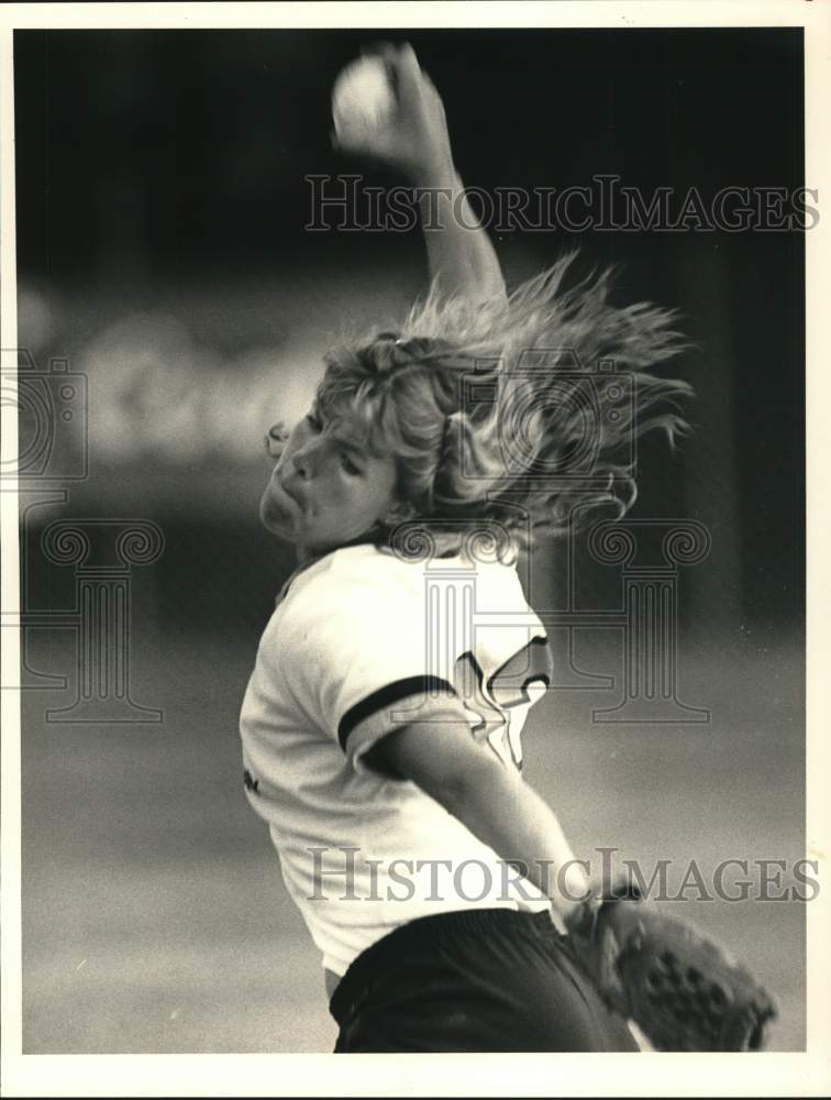 1987 Press Photo Kirwin Invasions Fastpitch Softball Player Susan LeFebvre- Historic Images