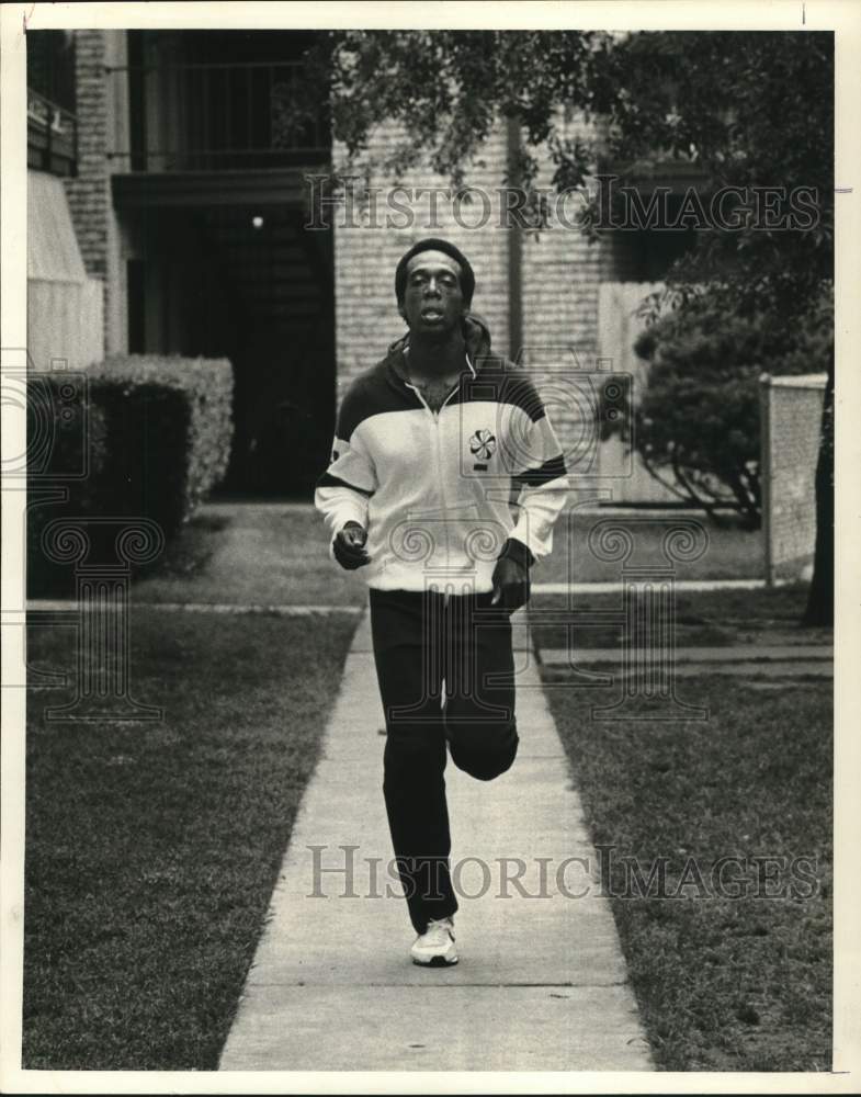 1978 Press Photo Runner John Lee Trains for Olympics - hps20944- Historic Images