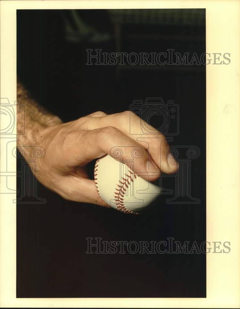 1989 Press Photo Bob Knepper&#39;s curveball grip - hps20966- Historic Images