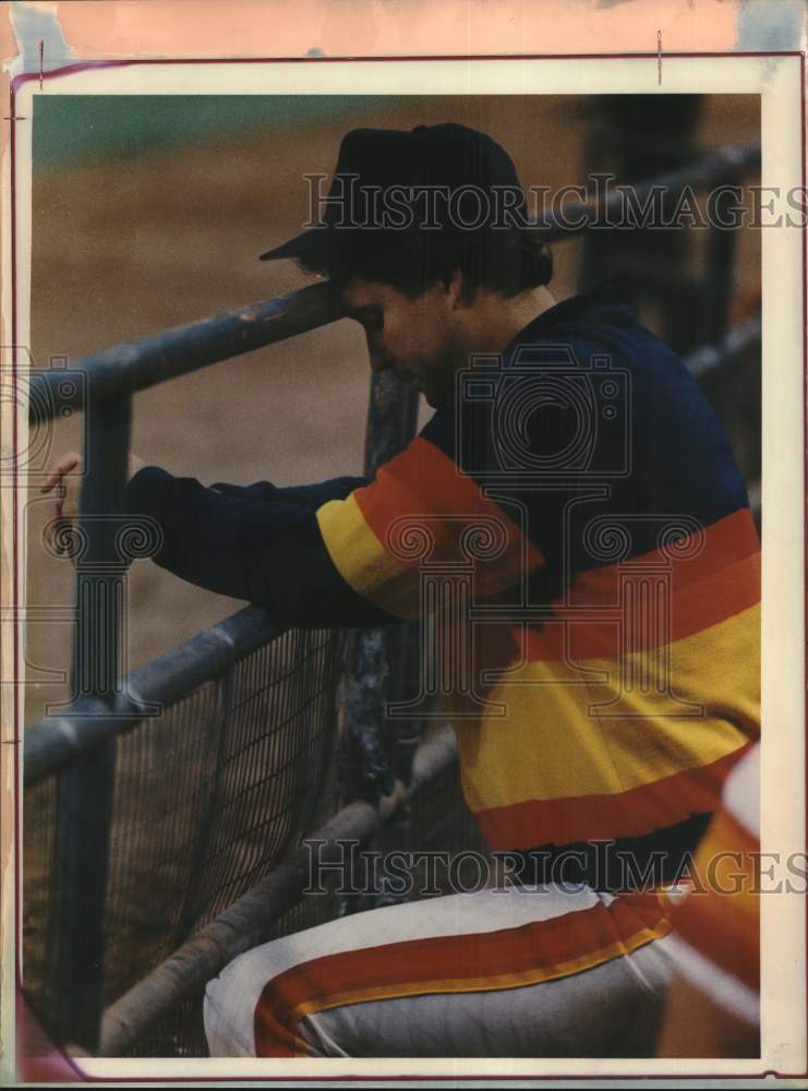 1986 Press Photo Houston Astros pitcher Bob Knepper in the dugout - hps20967- Historic Images