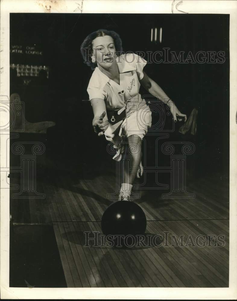 1958 Press Photo Bowler Mrs. Marion Ladweig - hps21155- Historic Images