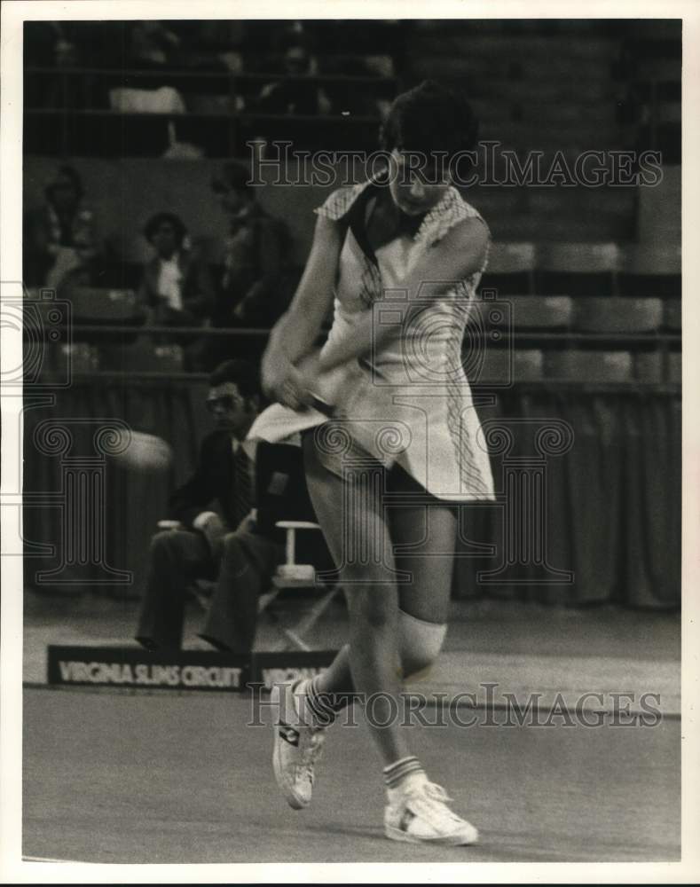 1978 Press Photo Tennis Player Marise Kruger Hits Return Shot - hps21218- Historic Images