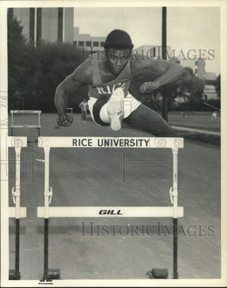 Press Photo Rice University track hurdler Curtis Isaiah - hps21232- Historic Images