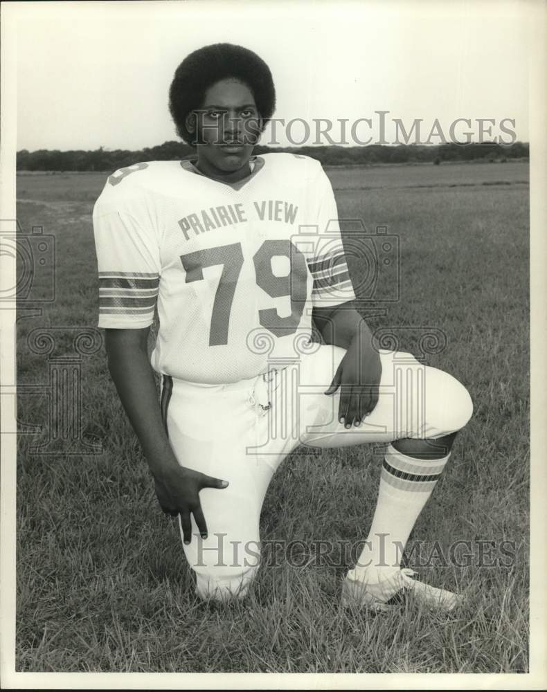 Press Photo Prairie View A&M University Football Player Ken King Kneels on Field- Historic Images