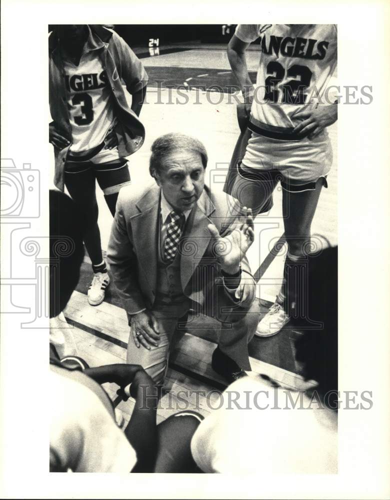 1980 Press Photo Basketball coach Don Knodel and players - hps21294- Historic Images