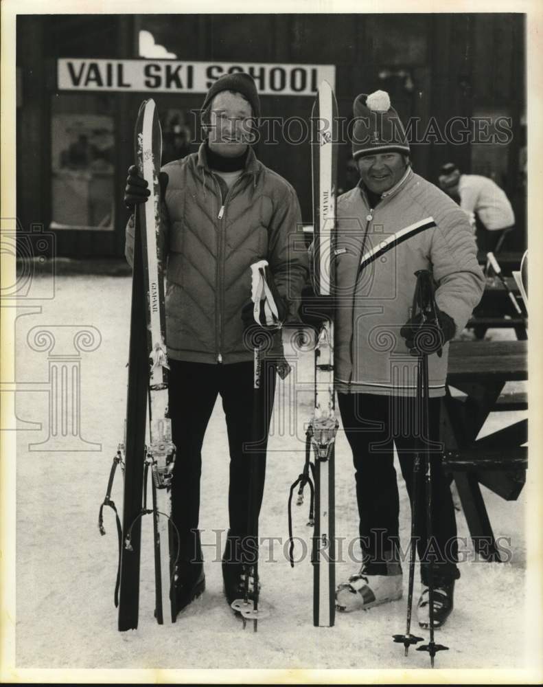 1972 Press Photo Tennis Player Rod Laver & Man with Vail Ski Instructor- Historic Images