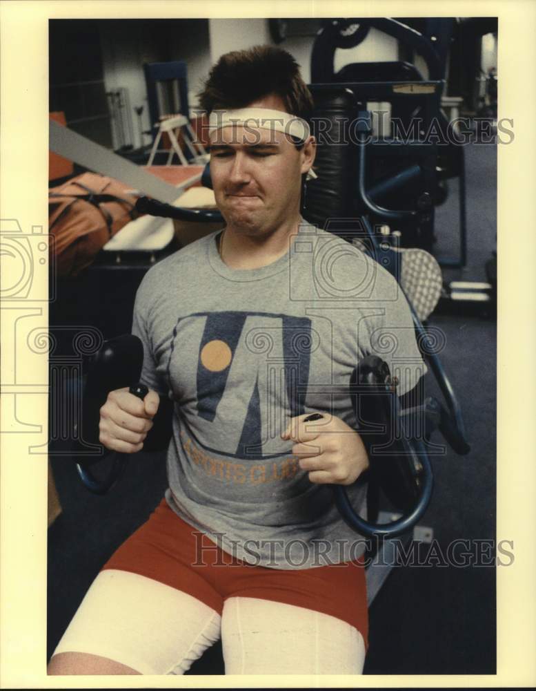 1989 Press Photo Houston Astros pitcher Charlie Kerfeld works out at Astrodome- Historic Images