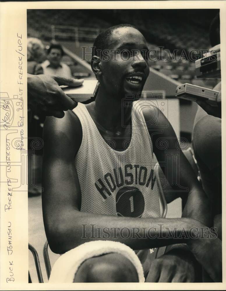1986 Press Photo Houston Rockets basketball player Buck Johnson during practice- Historic Images
