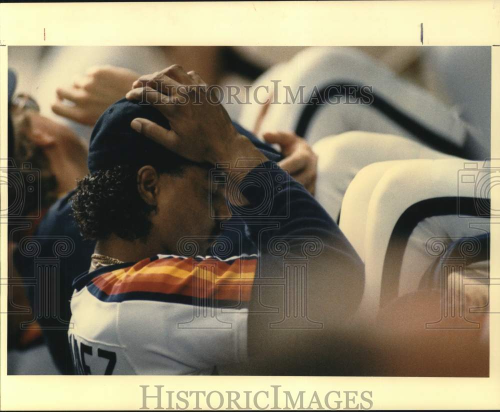 1987 Press Photo Houston Astros player Manny Hernandez in the dugout - hps22174- Historic Images