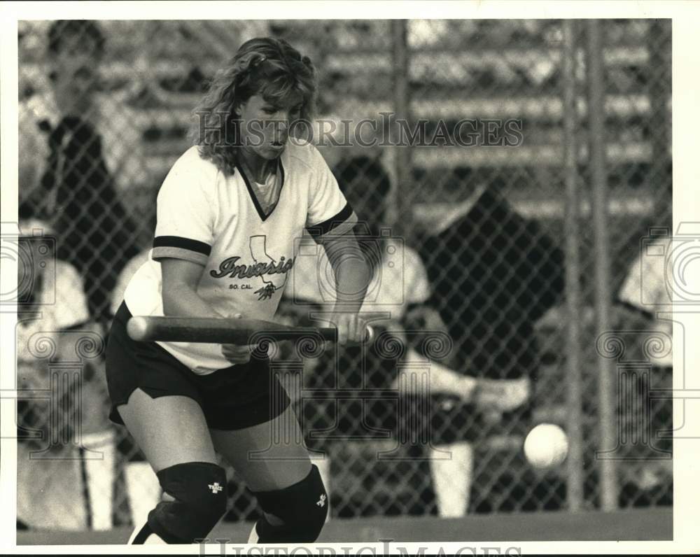 1987 Press Photo Kirin Invasion softball player Susan LeFebvre at bat- Historic Images