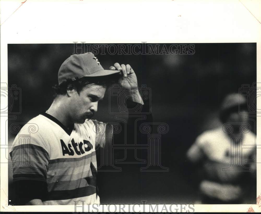 1981 Press Photo Houston Astros Baseball Player Bob Knepper Tips His Cap- Historic Images