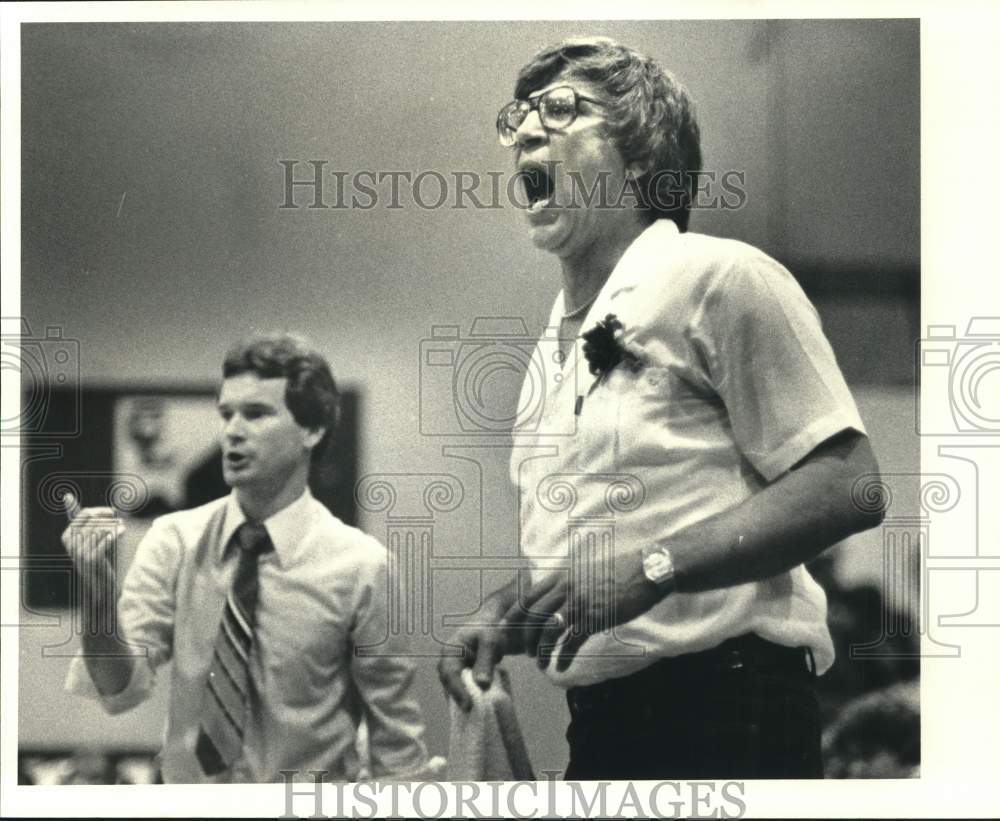 1983 Press Photo High school basketball coaches Buddy Carlisle, Bill Krueger- Historic Images