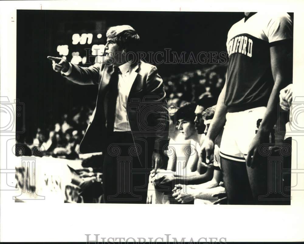 1986 Press Photo Stanford University basketball coach Tom Davis - hps23204- Historic Images