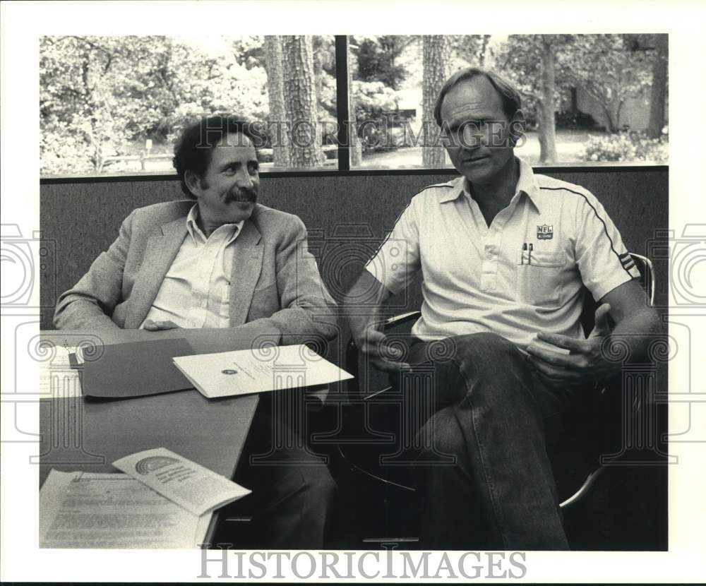 1982 Press Photo Former football player Buddy Dial and David Axelrod - hps23349- Historic Images