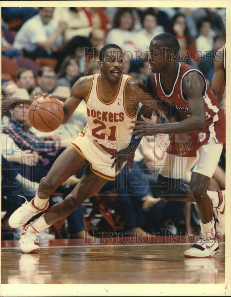 1988 Press Photo Houston Rockets Basketball Player Eric Floyd Dribbles in Game- Historic Images