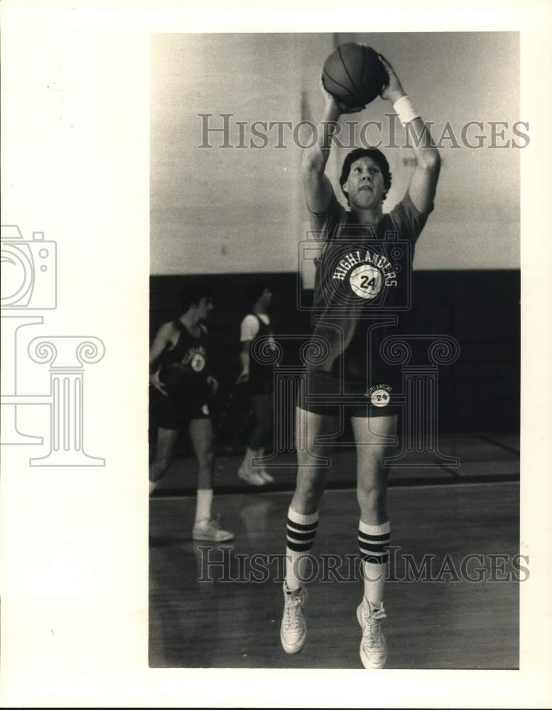 1983 Press Photo McCullough High Basketball Player Scott Deegan Practices- Historic Images