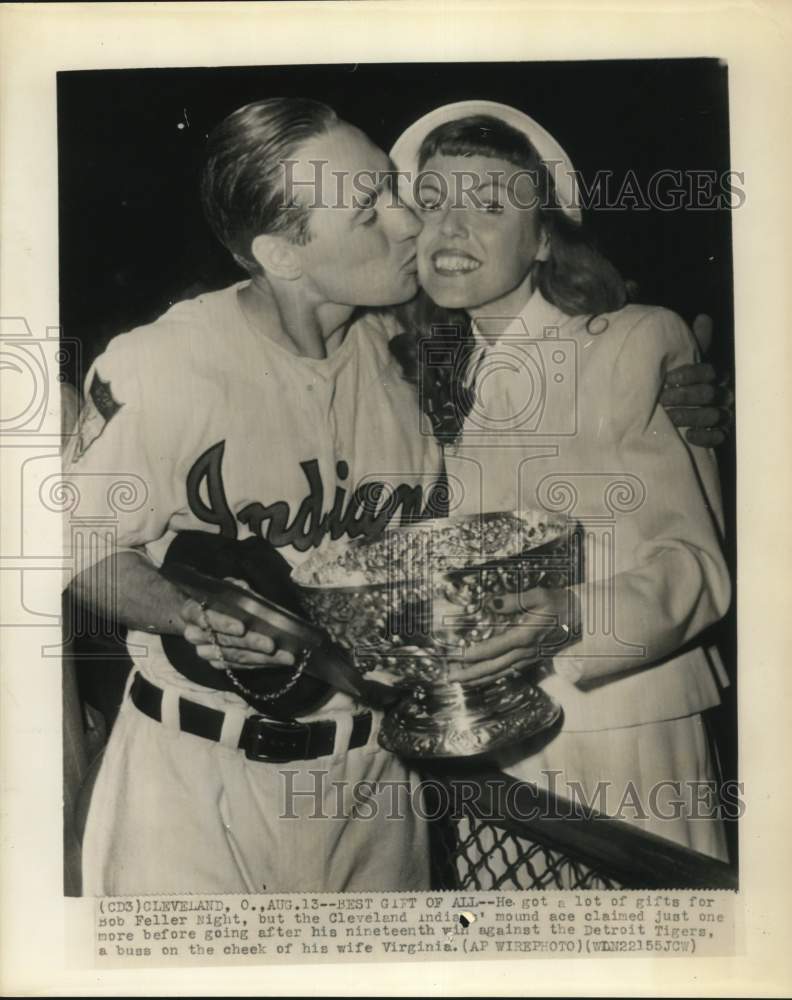 1959 Press Photo Cleveland Indians Baseball Player Bob Feller &amp; Wife Virginia- Historic Images