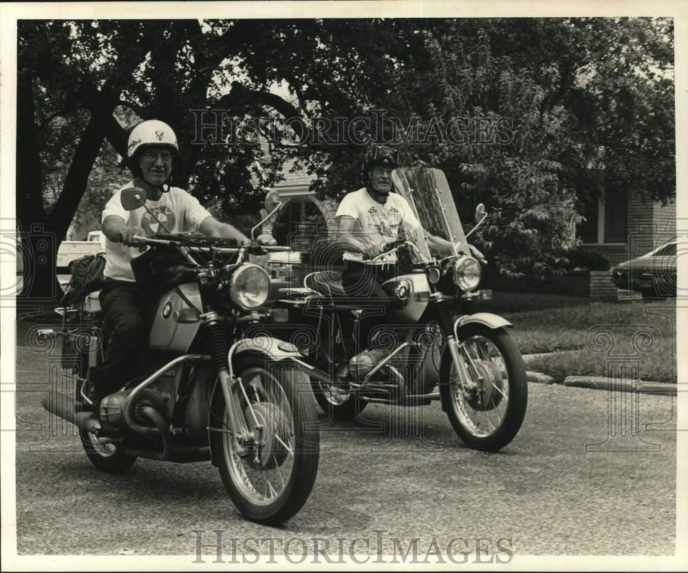 1972 Press Photo Motorcyclists Courtland Fields &amp; Julius Cagle Take Ride- Historic Images