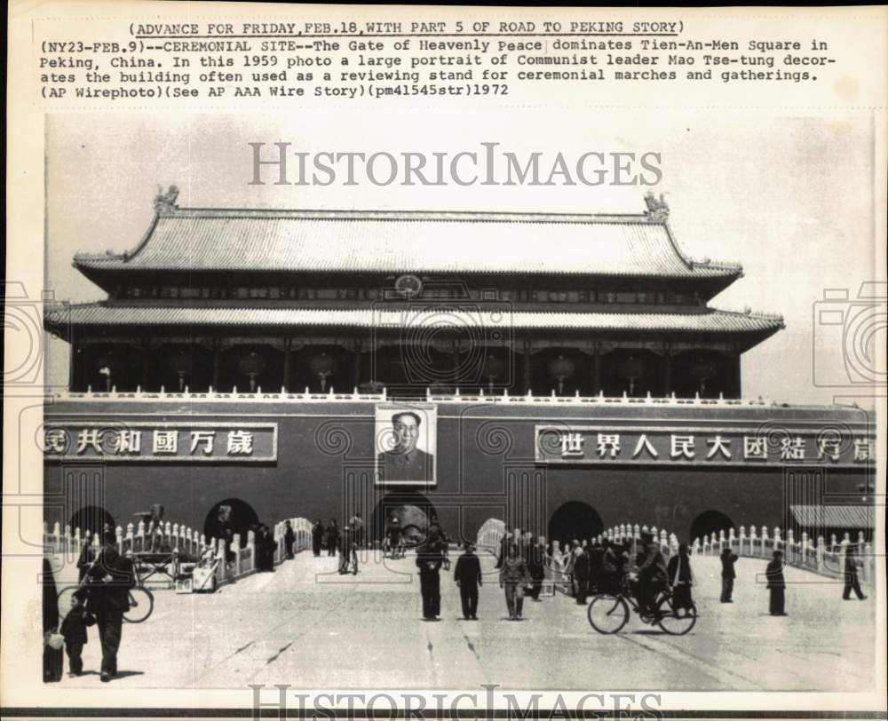 1959 Press Photo Mao Tse-tung portrait outside Gate of Heavenly Peace in Peking