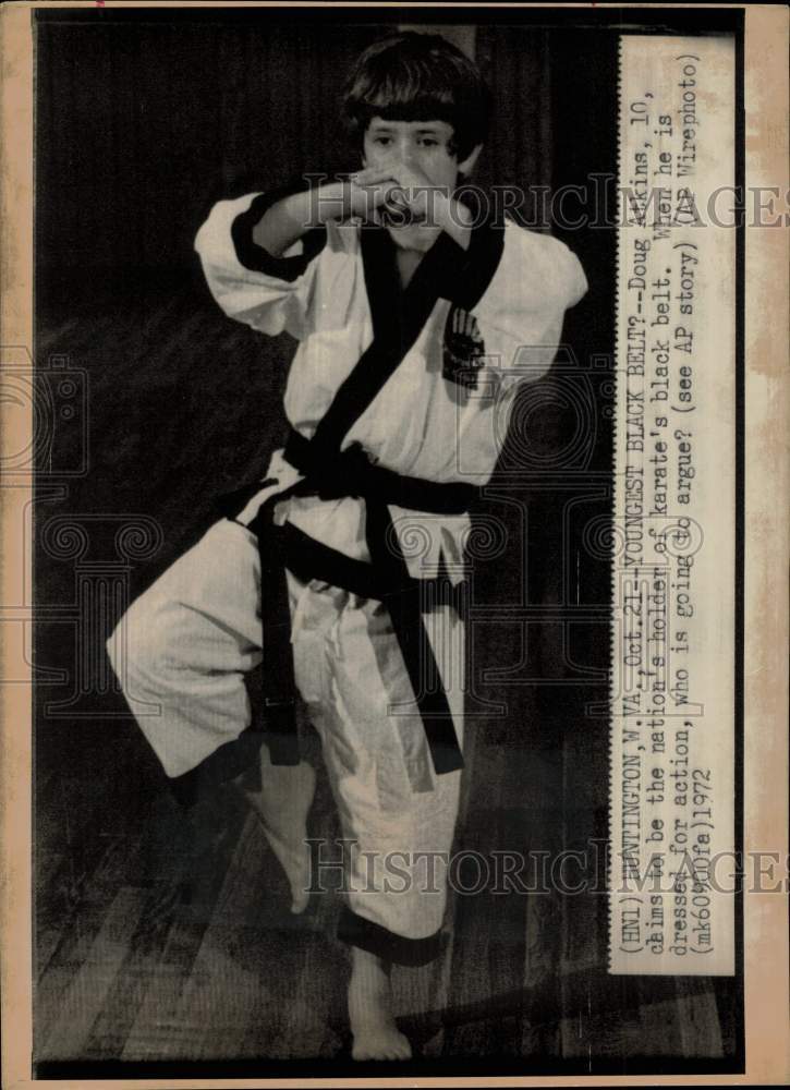 1972 Press Photo Youngest U.S. black belt in karate holder Doug Atkins- Historic Images