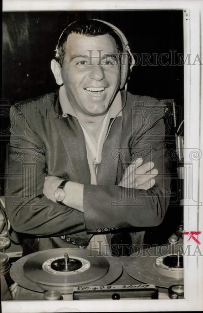 1959 Press Photo Singing chipmunks Singer Ross Bagdasarian, a.k.a. David Seville