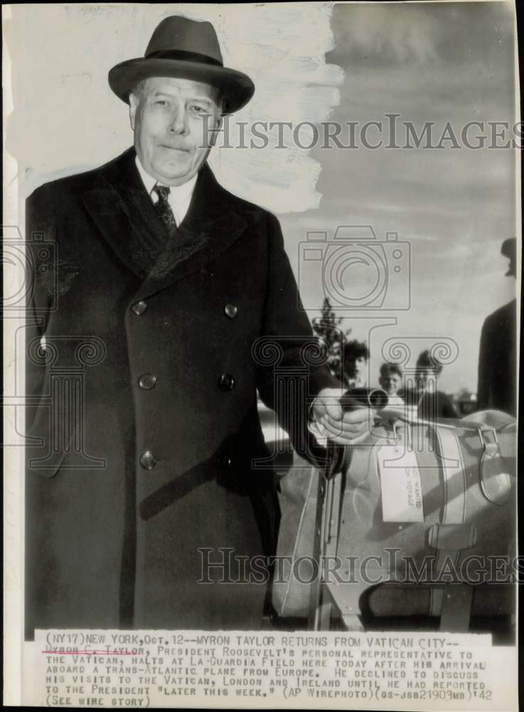 1942 Press Photo Myron Taylor arrives New York&#39;s La Guardia Field - hpw12184