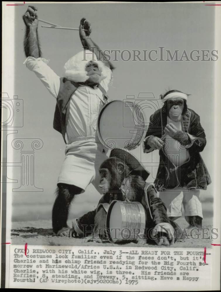 1975 Press Photo Charlie and friends ready for Fourth at Marineworld/Africa USA- Historic Images