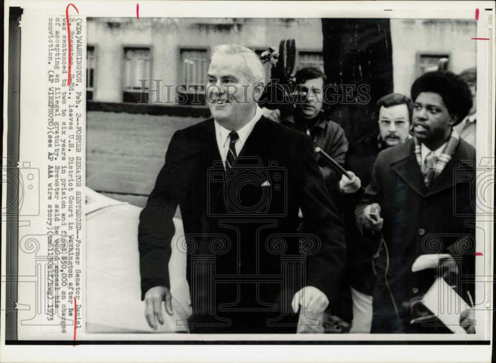 1973 Press Photo Former Senator Daniel Brewster leaves Washington U.S. Court.- Historic Images