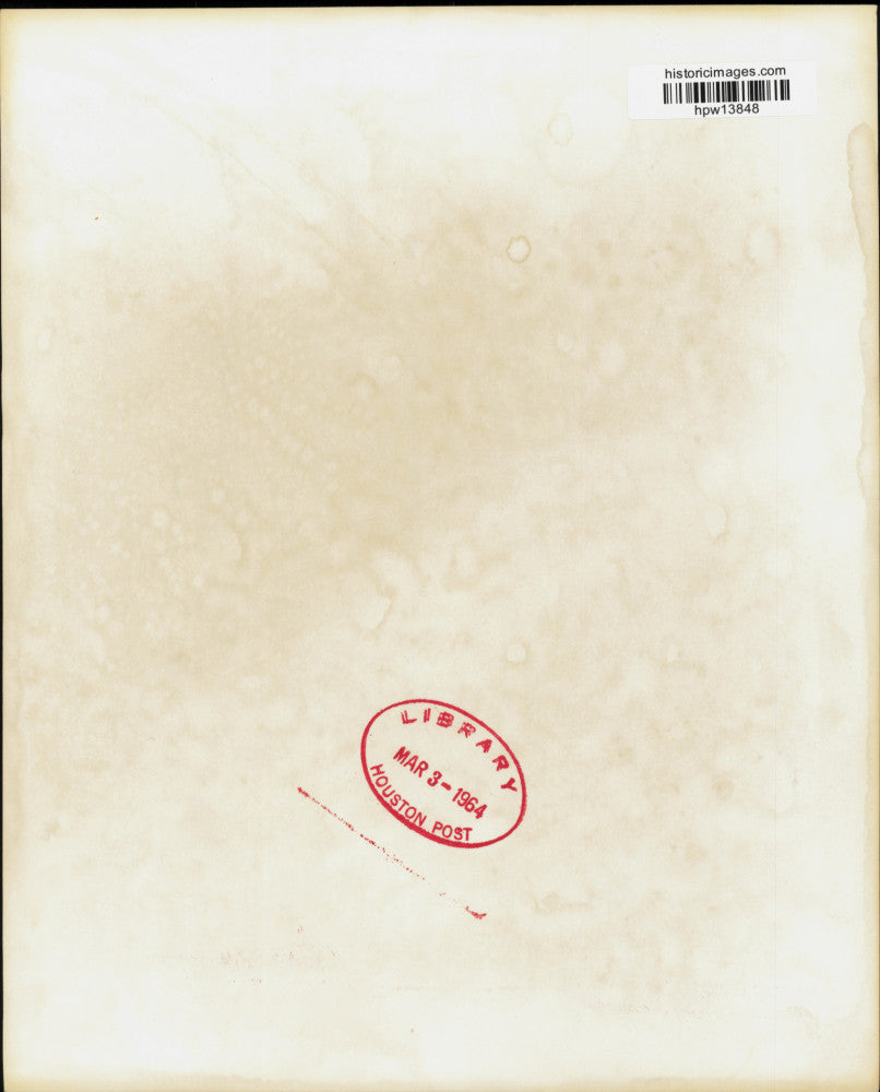 1964 Press Photo Nguyen Khanh and Lee Van Ty shake hands at Saigon airport.