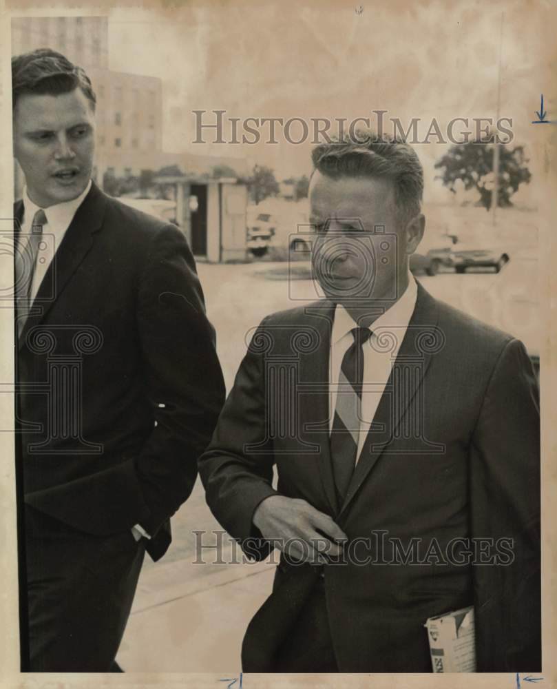 1964 Press Photo William J. Riley, owner of Riley Management Corporation.- Historic Images