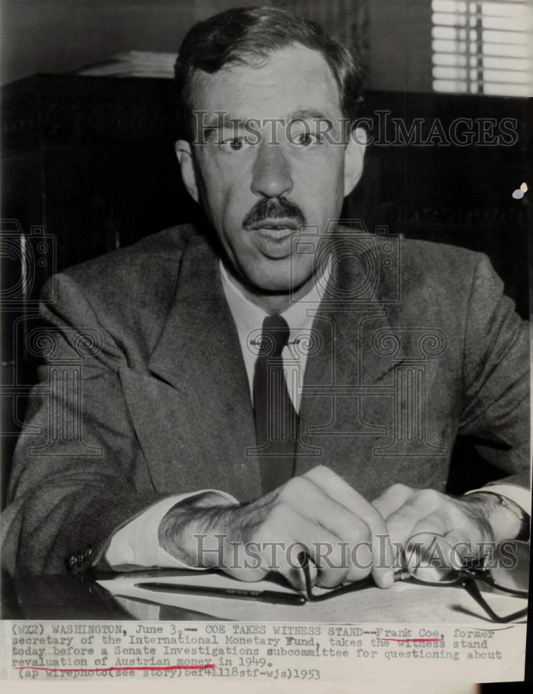 1953 Press Photo Frank Coe discusses Senate Investigations hearing in D.C.