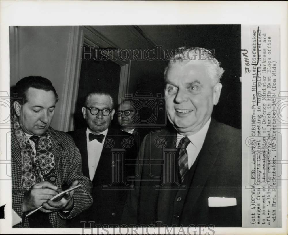 1963 Press Photo Prime Minister John Diefenbaker talks with press in Ottawa.- Historic Images