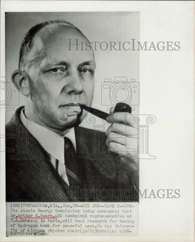 1957 Press Photo Dr. Arthur Ruark, AEC technical representative in Paris.- Historic Images