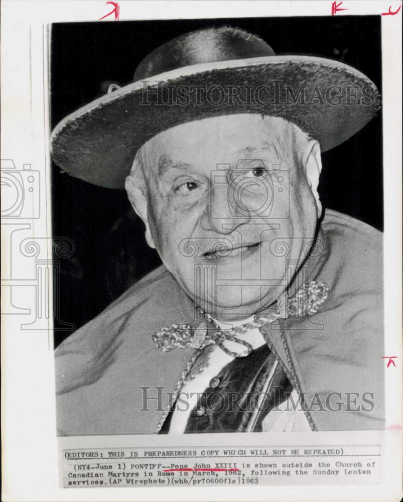 1962 Press Photo Pope John XXIII outside Church of Canadian Martyrs in Rome.- Historic Images