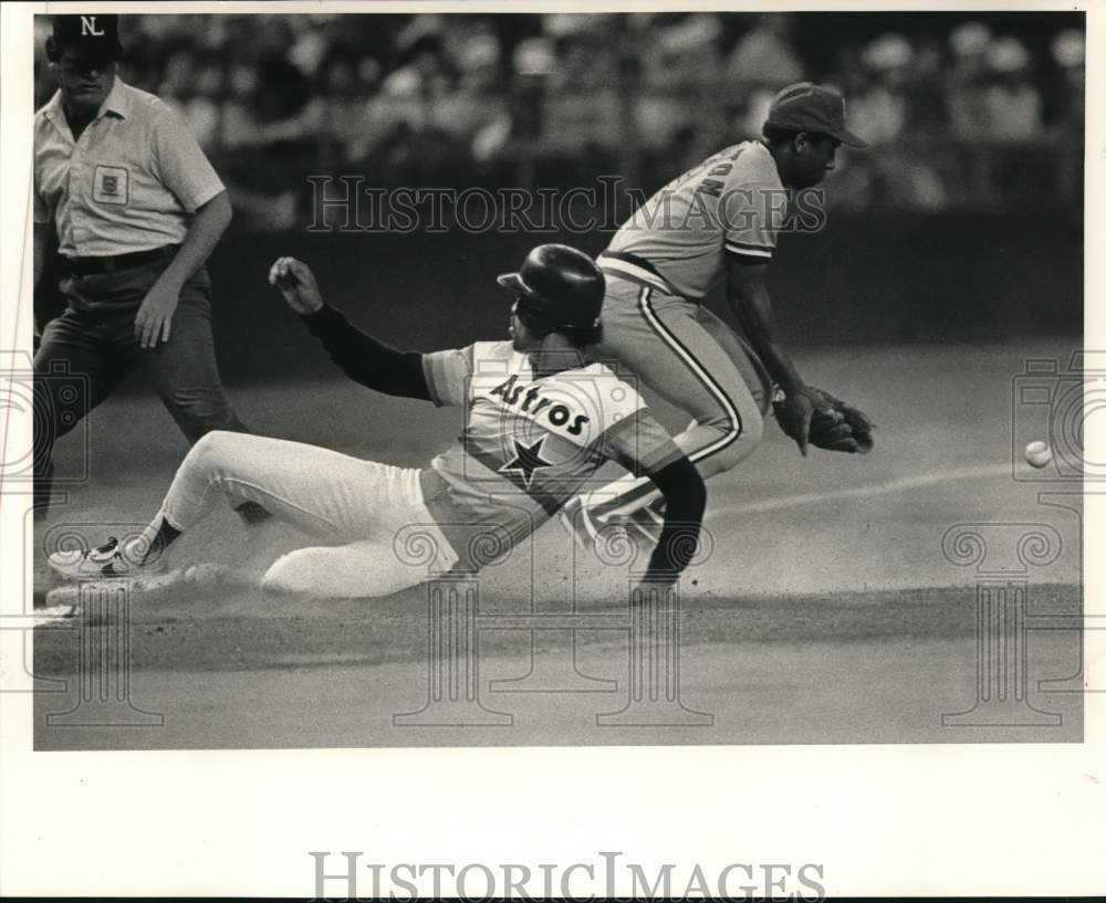 1984 Press Photo Enos Cabell of Astros, Terry Pendleton of Cardinals, Baseball- Historic Images