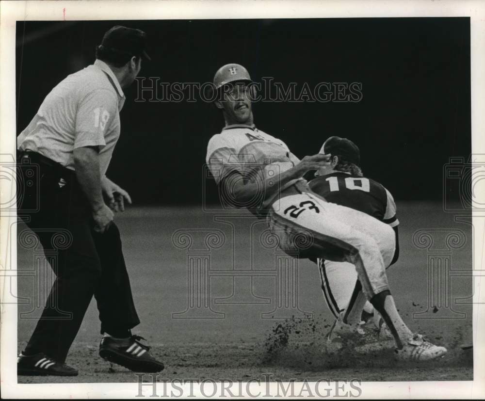 1977 Press Photo Houston Astros Baseball Player Enos Cabell in Play - hpx00061- Historic Images