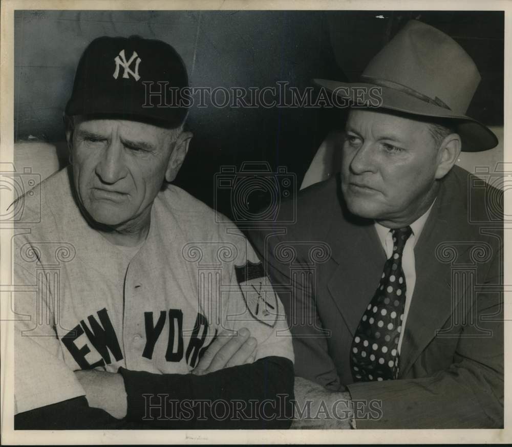 1959 Press Photo Casey Stengel and Wally Watkins of New York Yankees Baseball- Historic Images