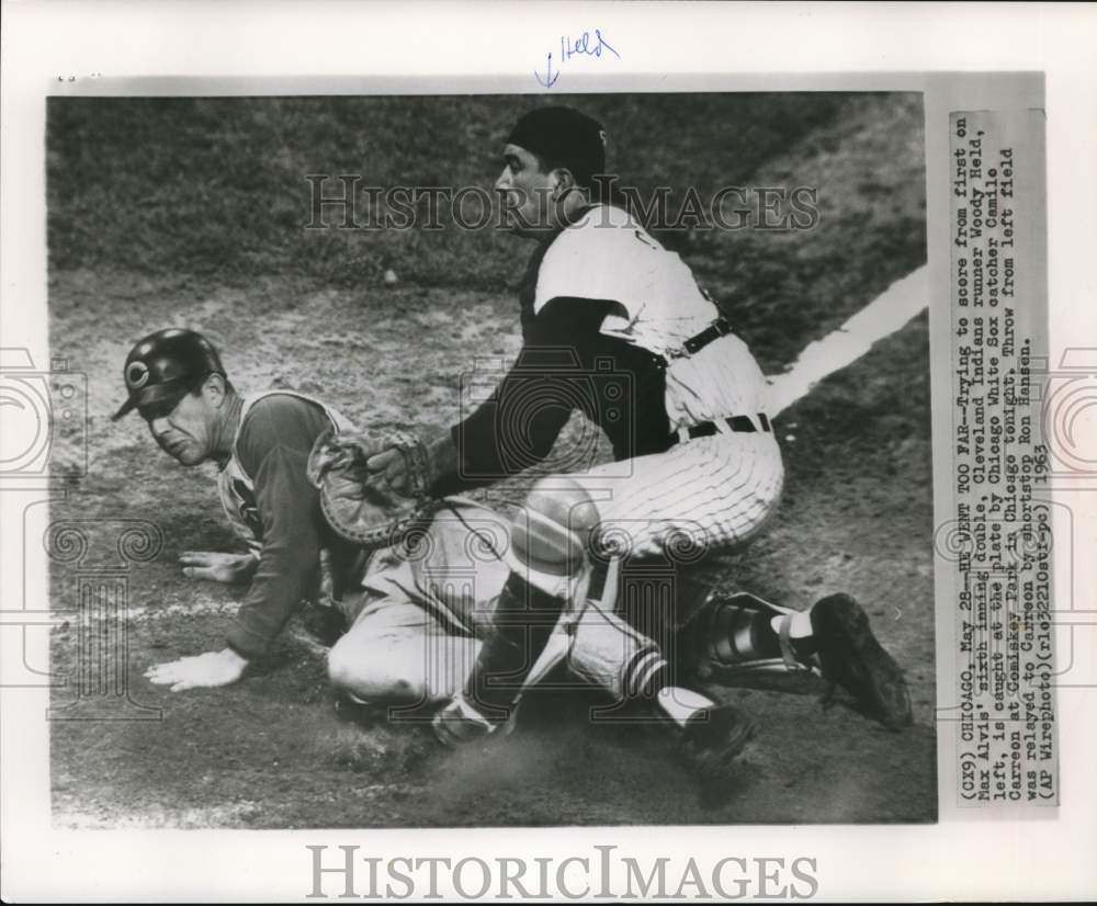 1963 Press Photo Woody Held, Camile Carreon in Indians vs. White Sox Baseball- Historic Images