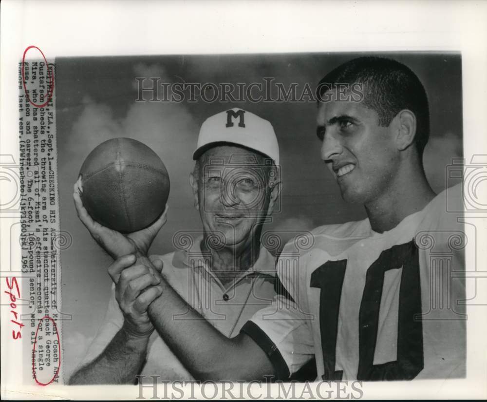 1963 Press Photo University of Miami Football Andy Gustafson &amp; George Mira- Historic Images